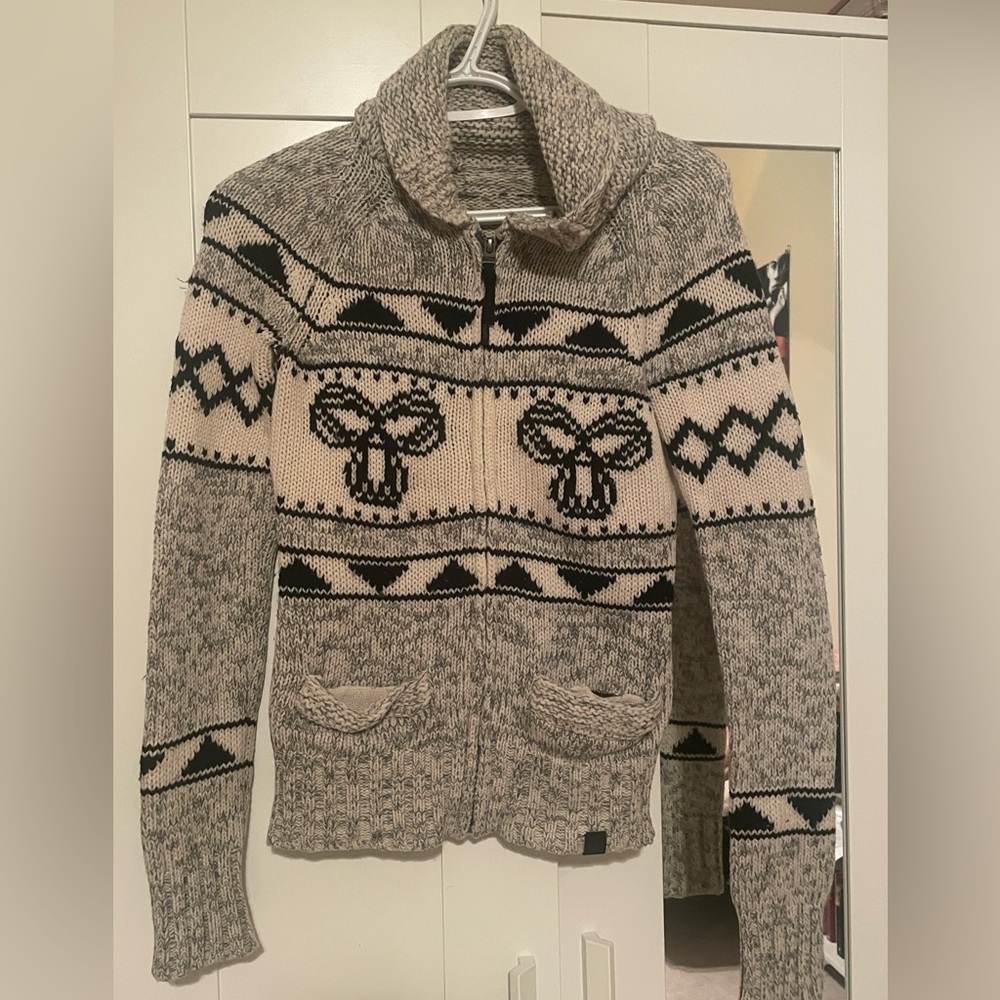 TNA aritzia zip up